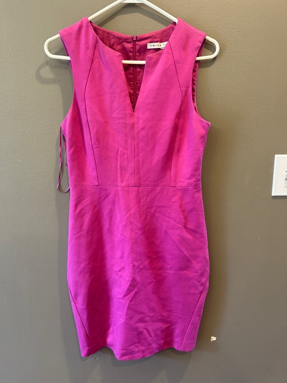 Trina Turk sheath dress with notched neckline size 6
